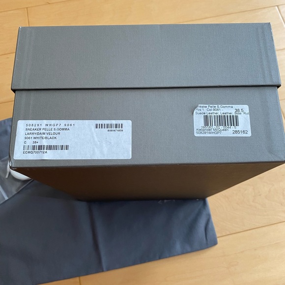 Alexander McQueen Sneaker Pelle S. Gomma Low Top Runner White with Black Suede - Picture 11 of 13